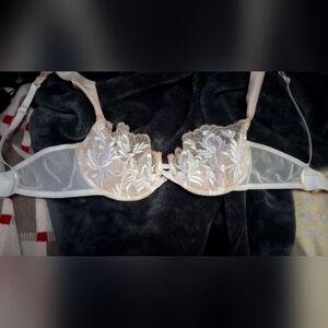 Victoria Secrets unlined Demi Bra